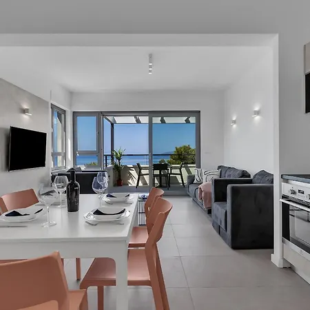 Apartment Beachfront Srzic *