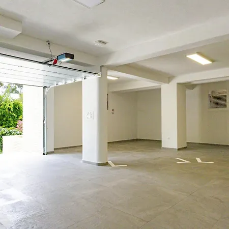 Apartment Beachfront Srzic