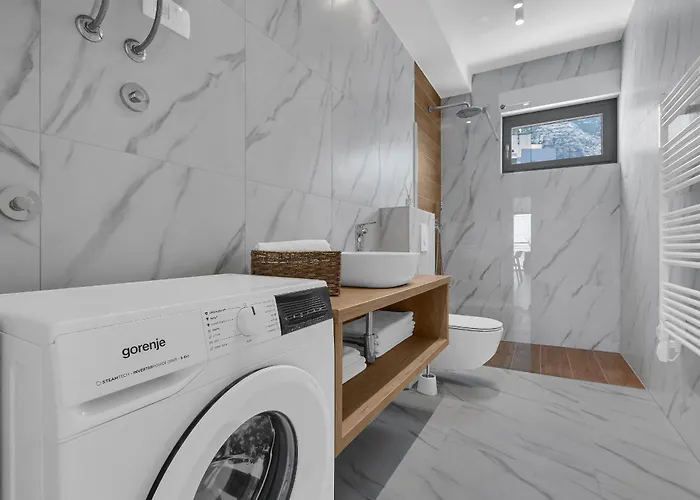 Beachfront Srzic Apartamento Makarska