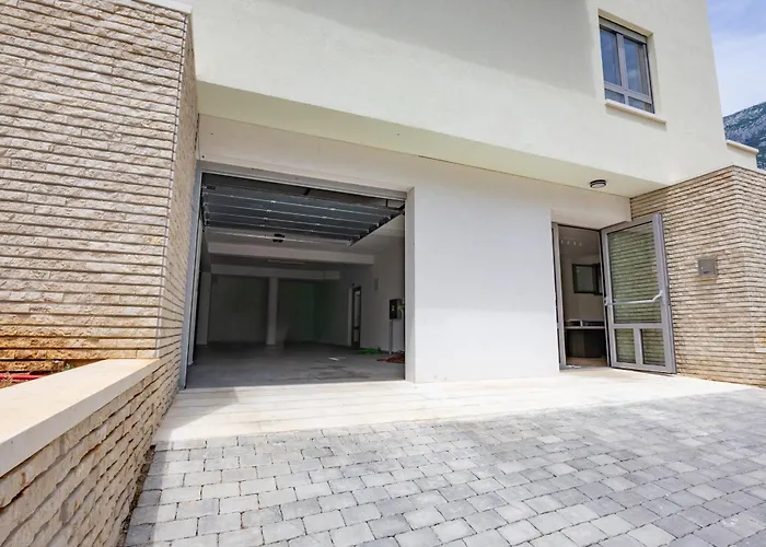 Beachfront Srzic Makarska